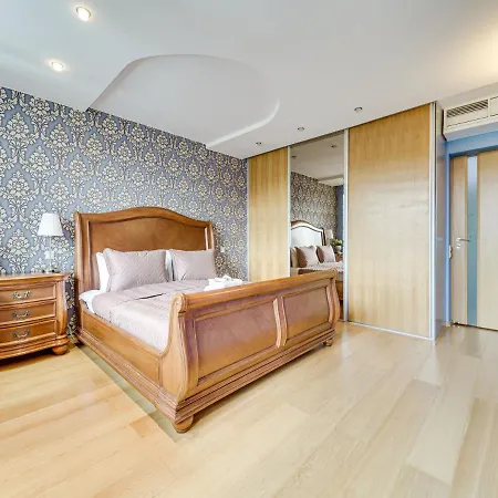 Charming Two Bedroom - Self Check In *