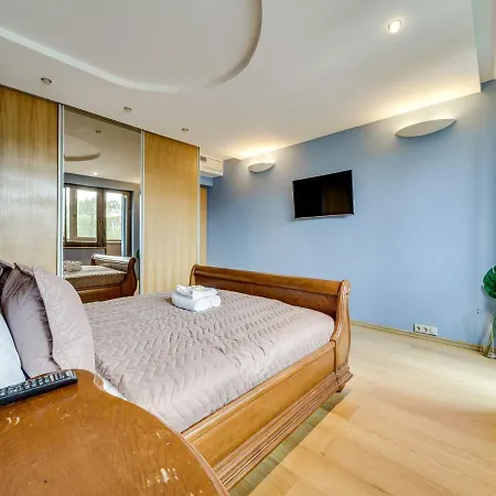 Charming Two Bedroom - Self Check In