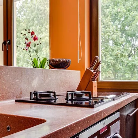 Charming Two Bedroom - Self Check In Апартаменты Паланга