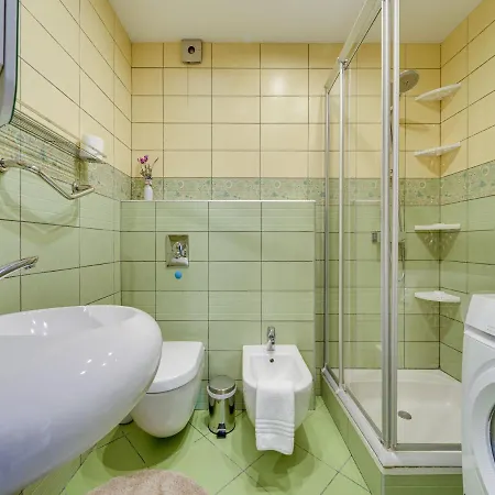 Charming Two Bedroom - Self Check In Паланга