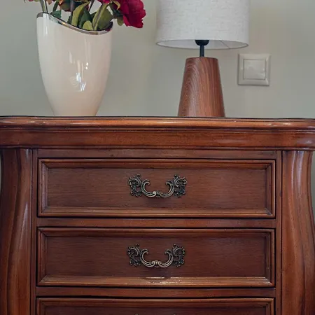 Charming Two Bedroom - Self Check In *