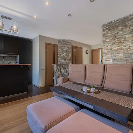 Apartment Charming Two Bedroom - Self Check In