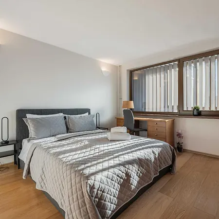 Charming Two Bedroom - Self Check In Апартаменты