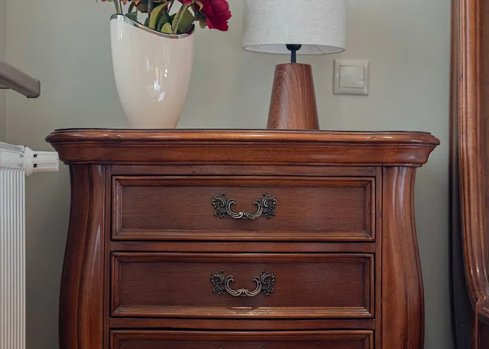 Charming Two Bedroom - Self Check In *