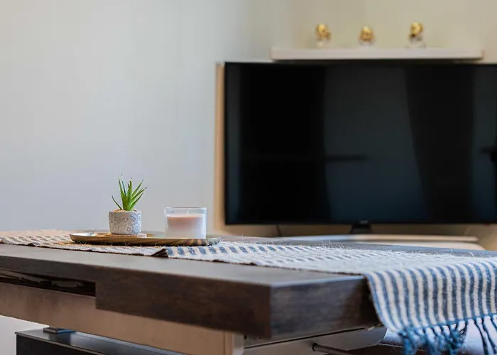 アパート Charming Two Bedroom - Self Check In パランガ