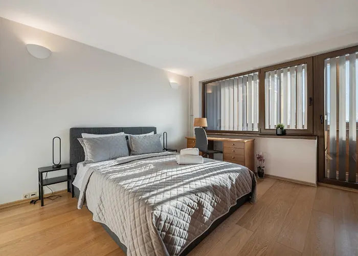 Charming Two Bedroom - Self Check In アパート