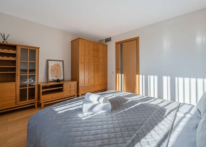 Charming Two Bedroom - Self Check In アパート