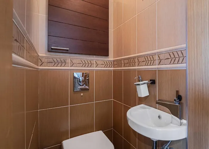 Charming Two Bedroom - Self Check In * パランガ